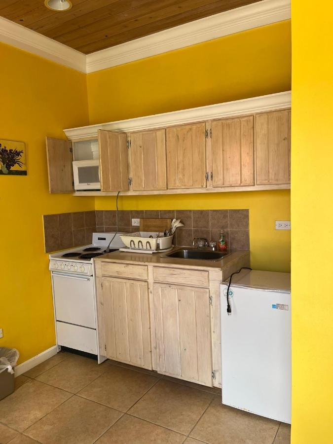 Bay Inn Estates Alice Town  Bagian luar foto