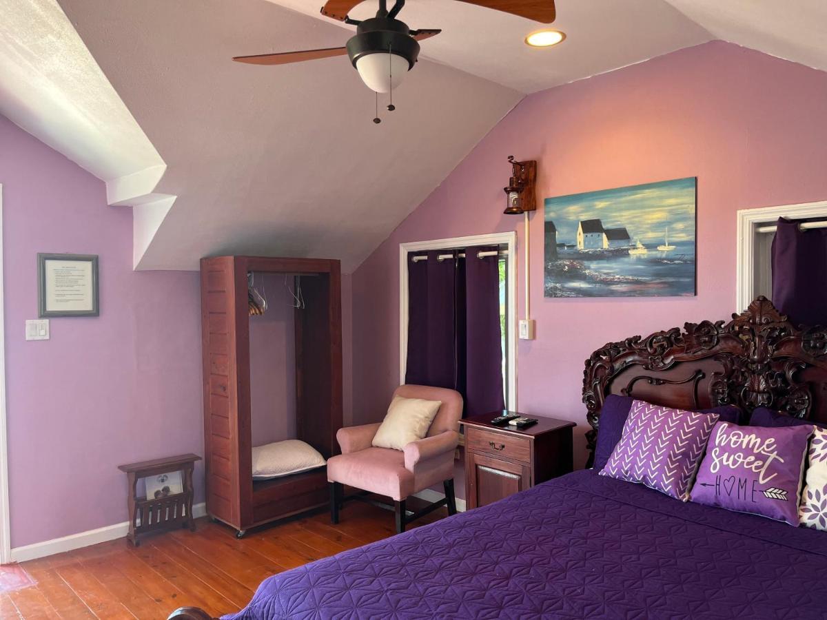 Bay Inn Estates Alice Town  Bagian luar foto