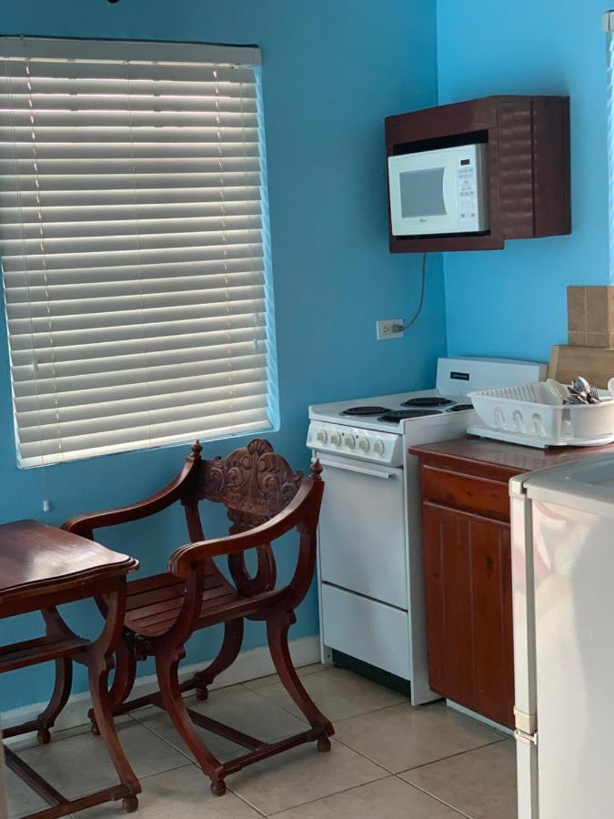 Bay Inn Estates Alice Town  Bagian luar foto