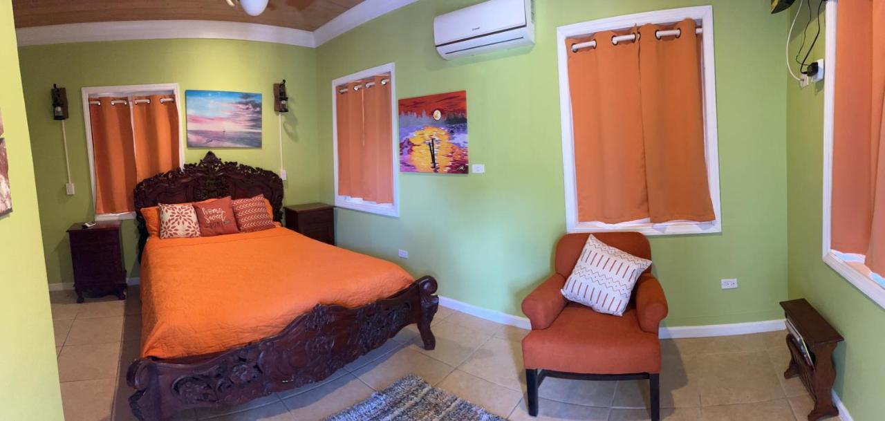 Bay Inn Estates Alice Town  Bagian luar foto