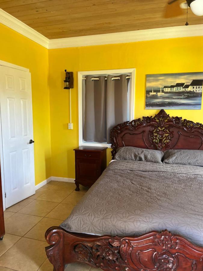 Bay Inn Estates Alice Town  Bagian luar foto