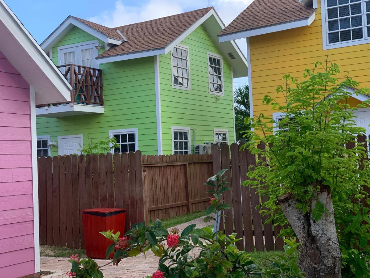 Bay Inn Estates Alice Town  Bagian luar foto