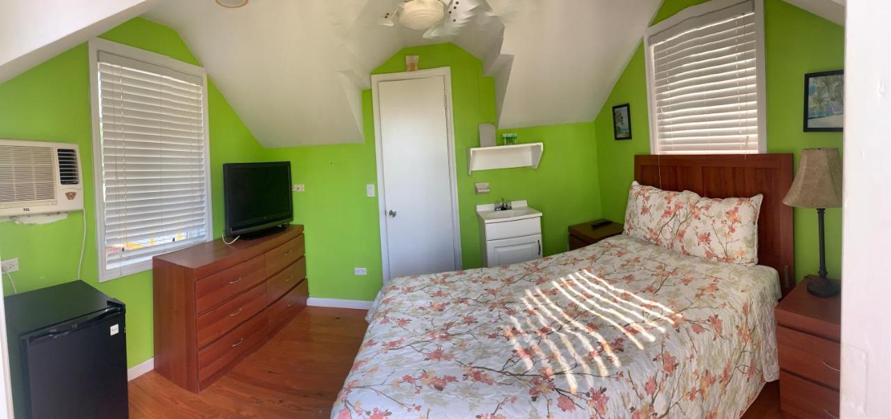 Bay Inn Estates Alice Town  Bagian luar foto